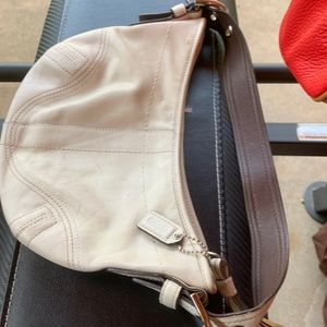 Small leather coach purse, off white
